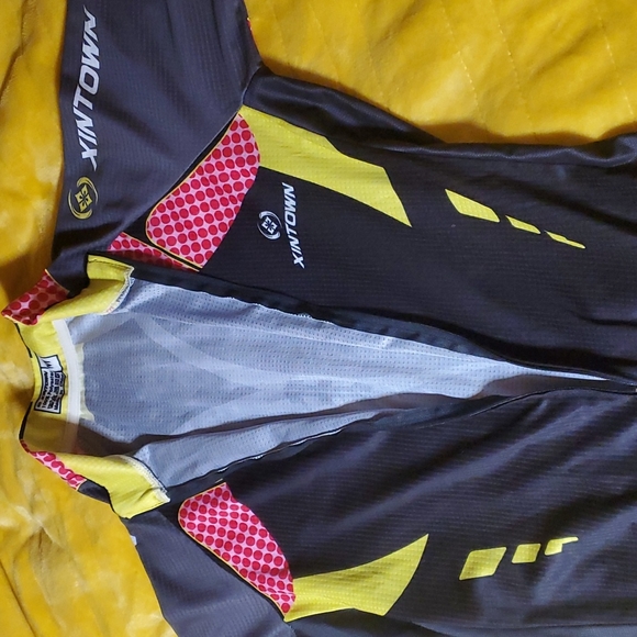 Like New 🖤 Cycle Jersey - Picture 9 of 12